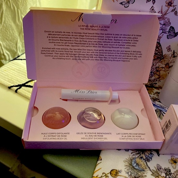 Dior Lux Make-Up Bundle in Limited Edition Gift Box - Picture 5 of 15